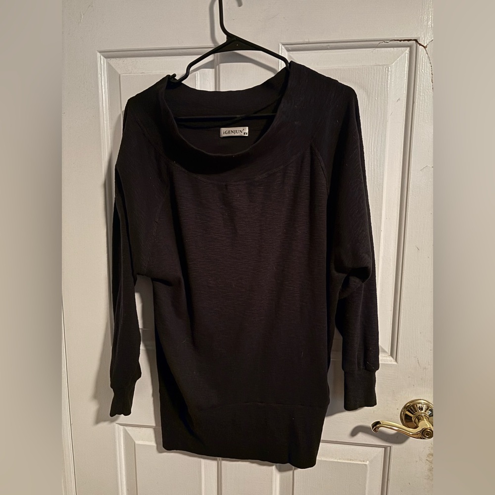 Igenjun Black Sweater